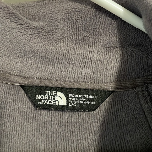 The North Face fleece lined jacket. Gray, size Large. - Picture 2 of 5